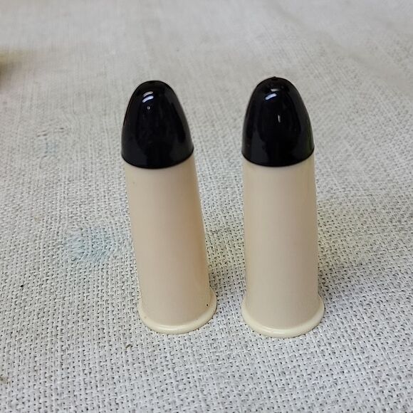 (6) Vintage Salt & Pepper Shaker Sets Plastic Bakelite Plus Extras - Picture 4 of 16